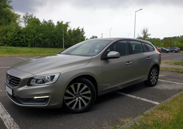 Volvo V60 cena 42999 przebieg: 199000, rok produkcji 2014 z Sosnowiec małe 781